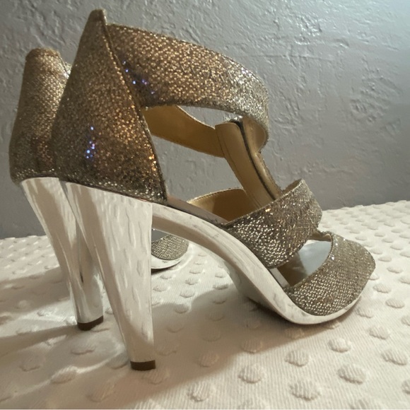 Michael Michael Kors Women's Berkley zipper Silver Glitter Heels - Picture 2 of 16
